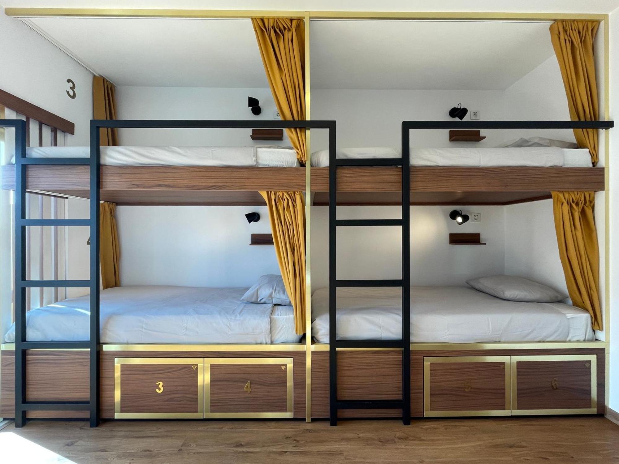 33 Hostel Балеал Екстер'єр фото