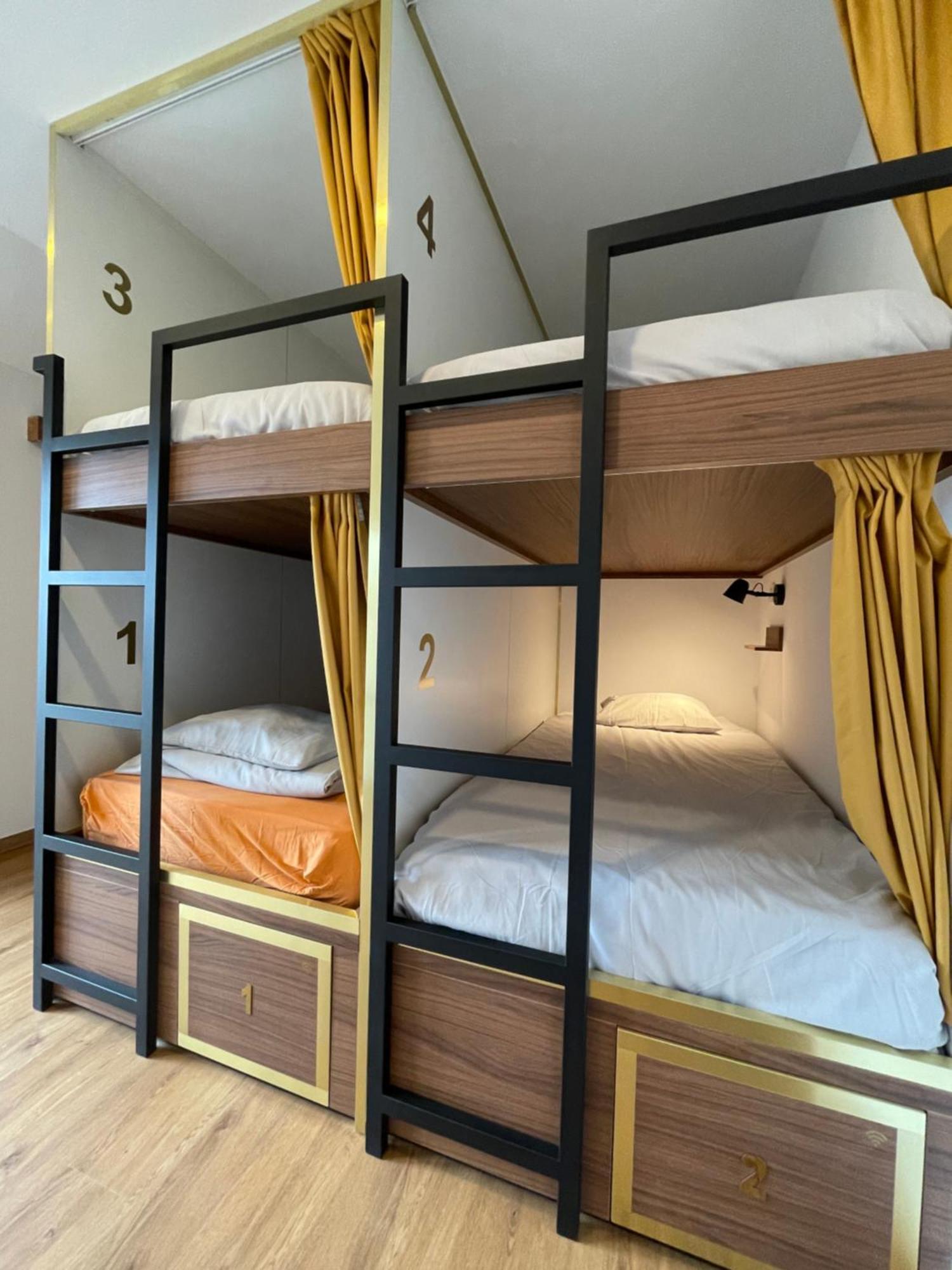 33 Hostel Балеал Екстер'єр фото
