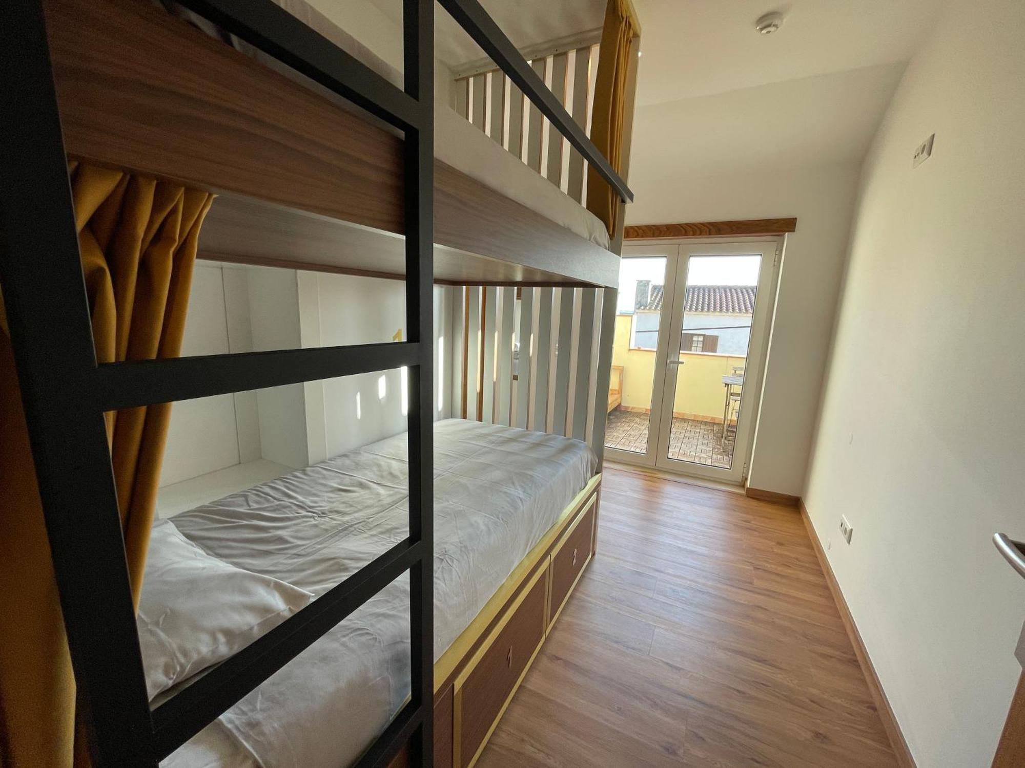 33 Hostel Балеал Екстер'єр фото