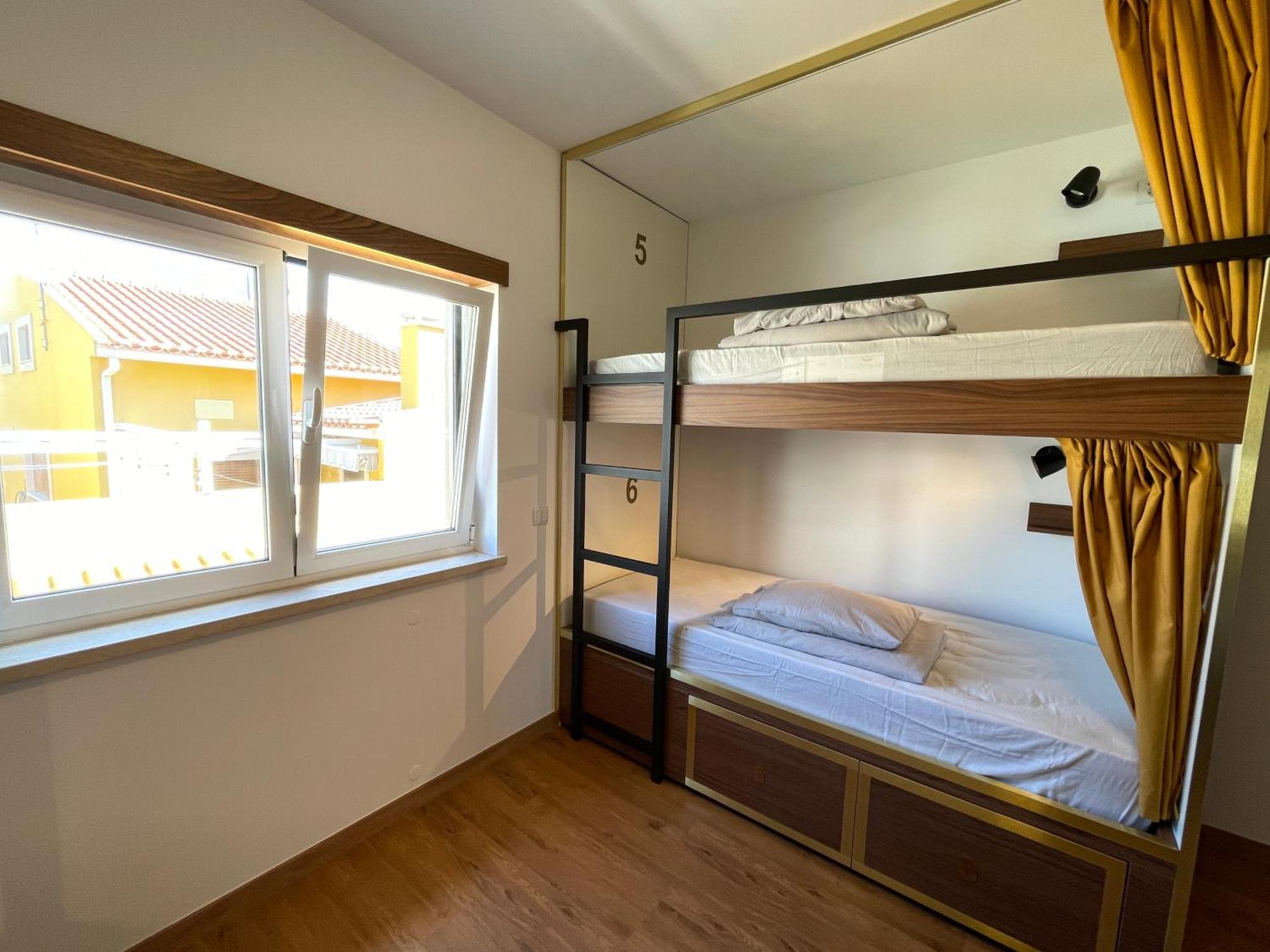 33 Hostel Балеал Екстер'єр фото